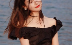 美女露出尿口让男生爽痛